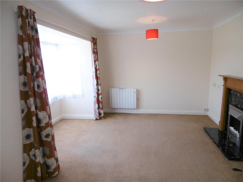 Property photo 2 of 8 Sitting Room