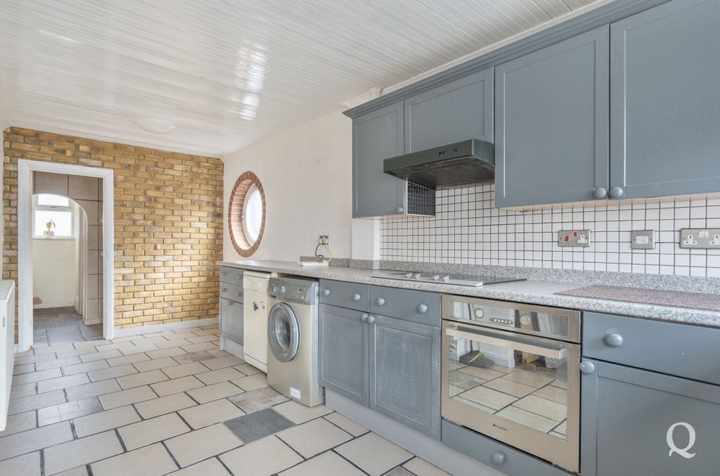 Property photo 3 of 19 44A0c98F-5B8c-43B...