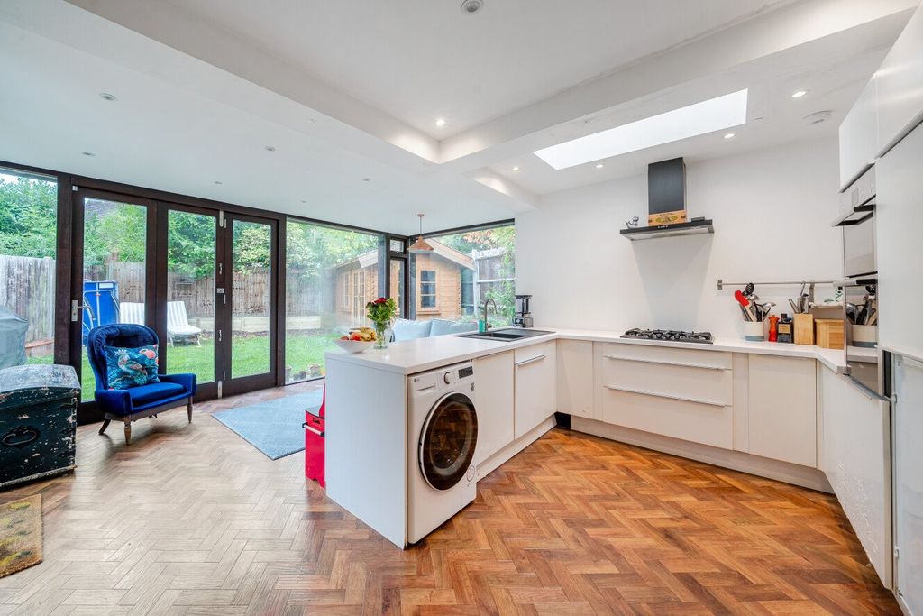 Property photo 3 of 19 Picture No. 16