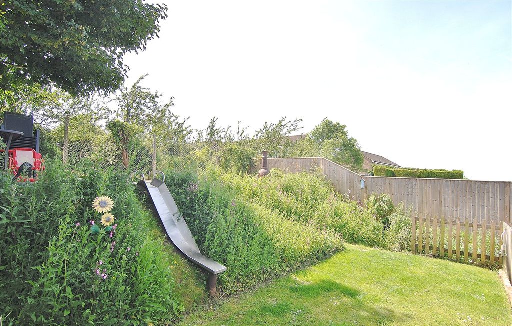 Property photo 2 of 19 Picture No. 31