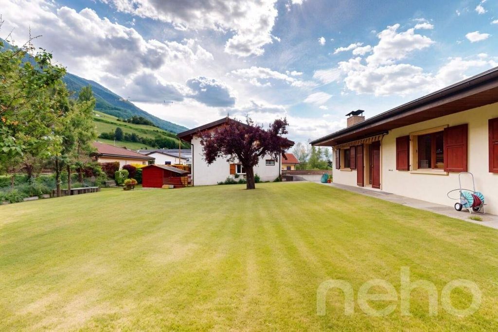Property photo 1 of 13