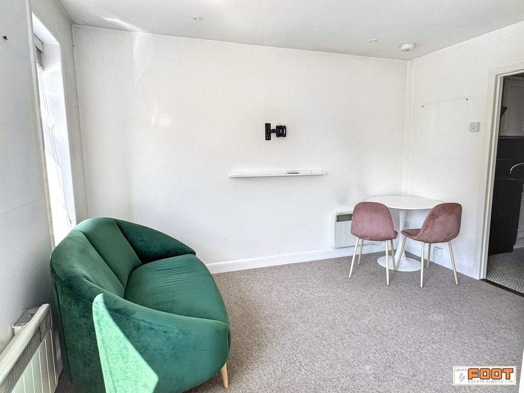 Property photo 2 of 10 Photo 4