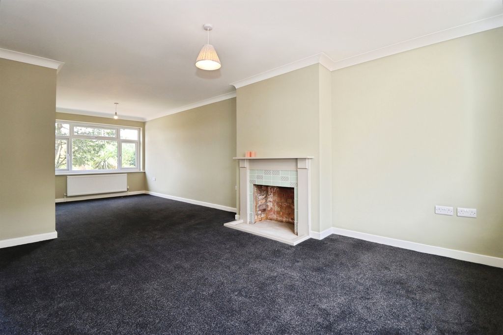 Property photo 3 of 21