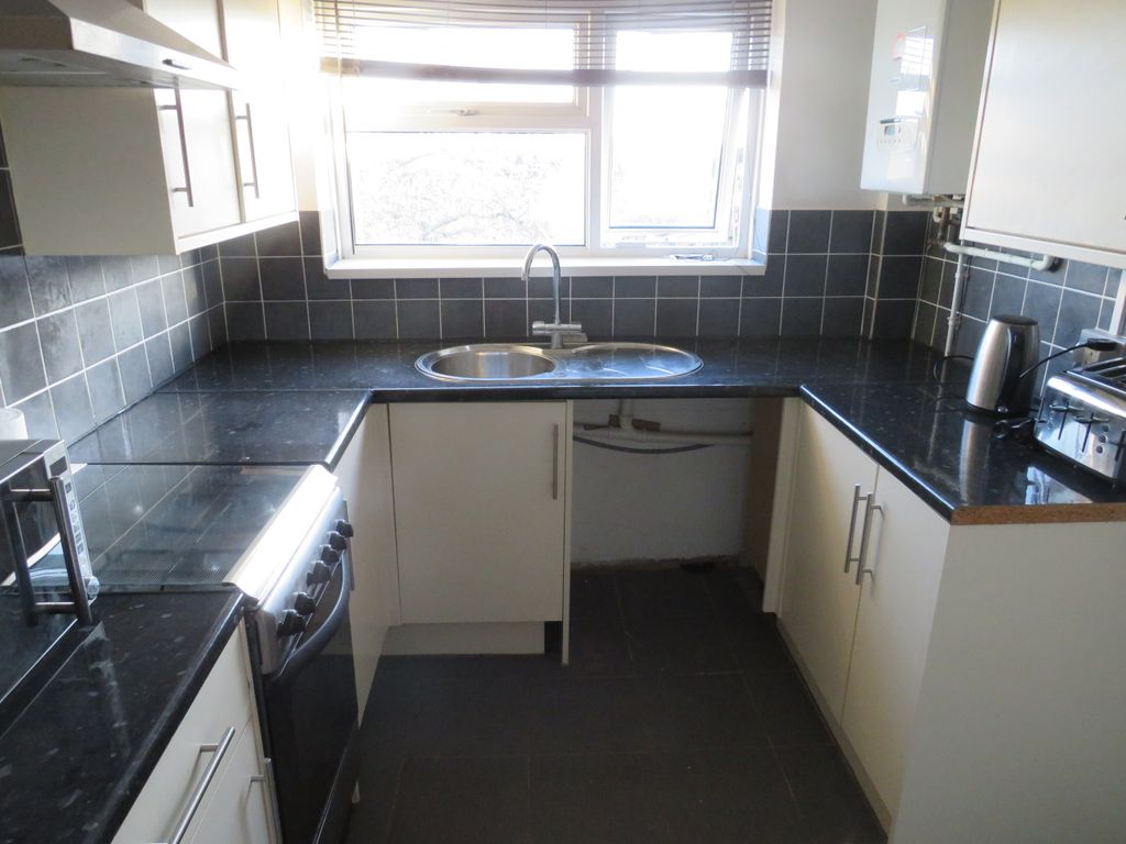 Property photo 2 of 5 Kitchen