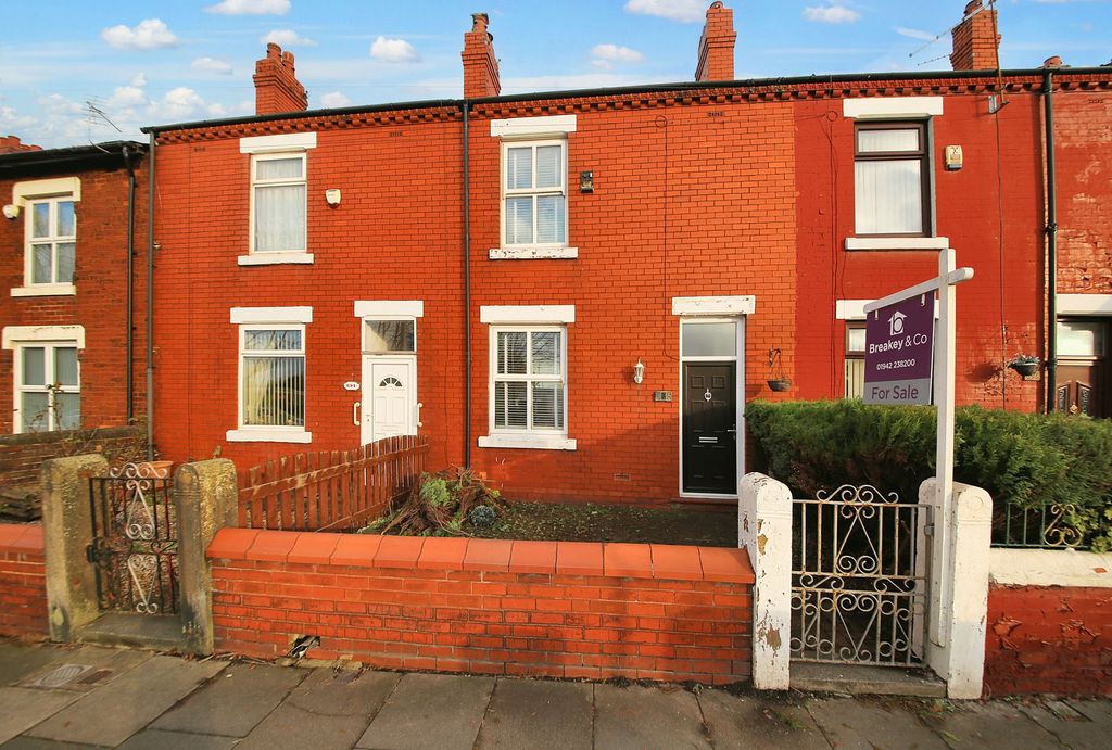 Property photo 1 of 21