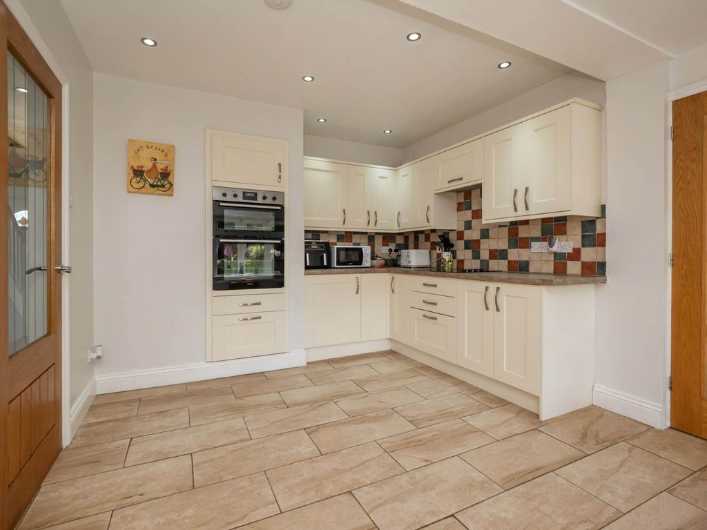 Property photo 3 of 35