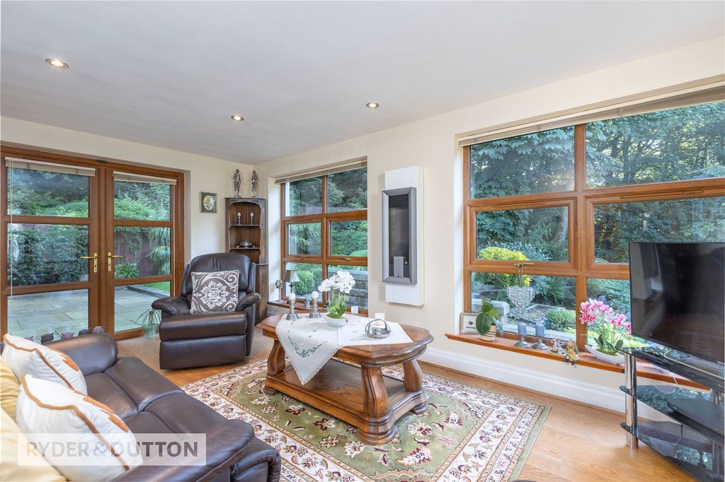 Property photo 3 of 46 Garden Room