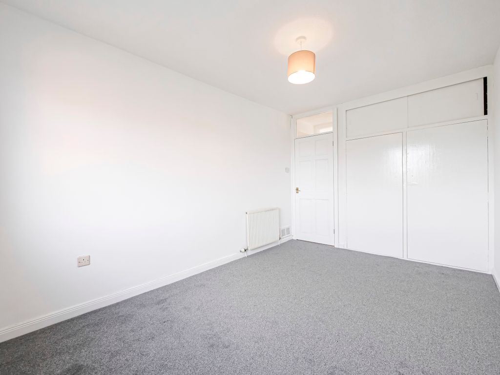 Property photo 2 of 12 Bedroom 2-2
