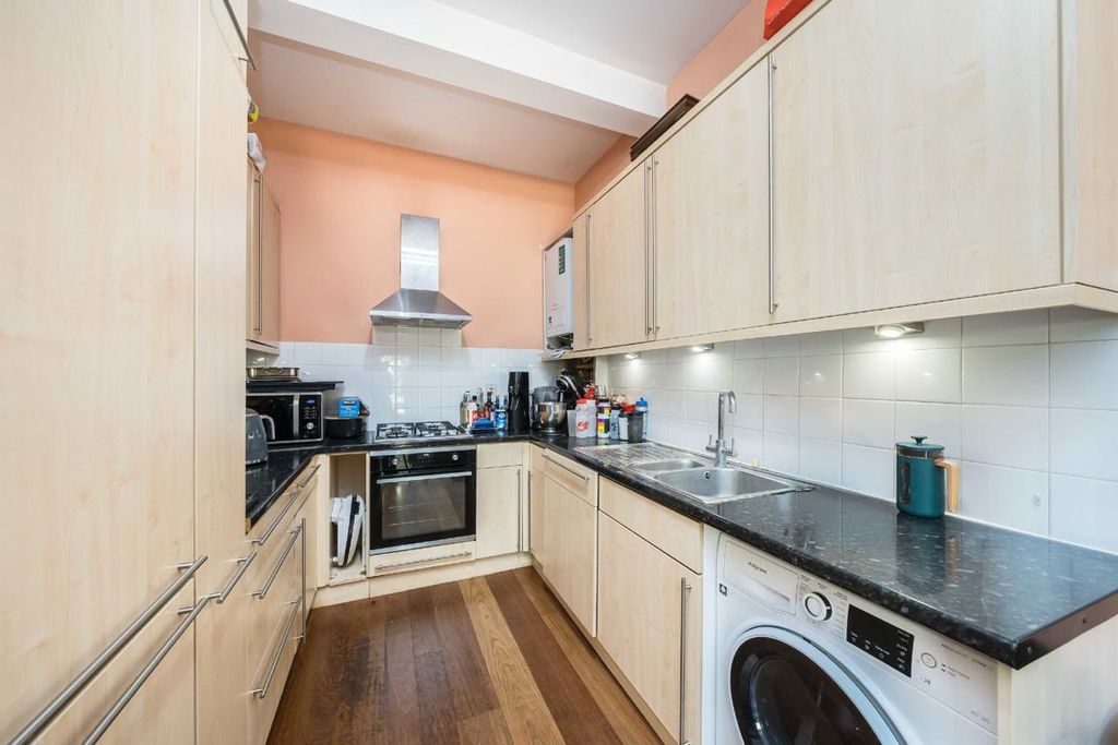 Property photo 3 of 6