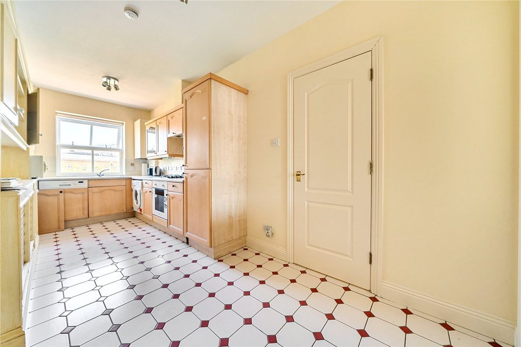 Property photo 3 of 20 Kitchen