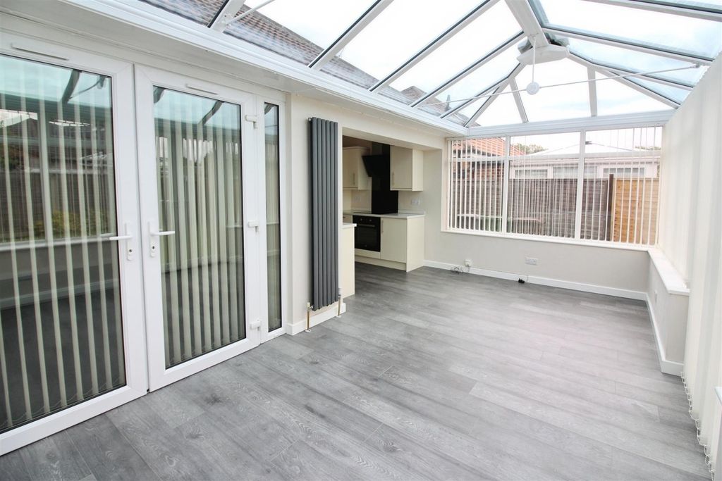 Property photo 3 of 13 Conservatory