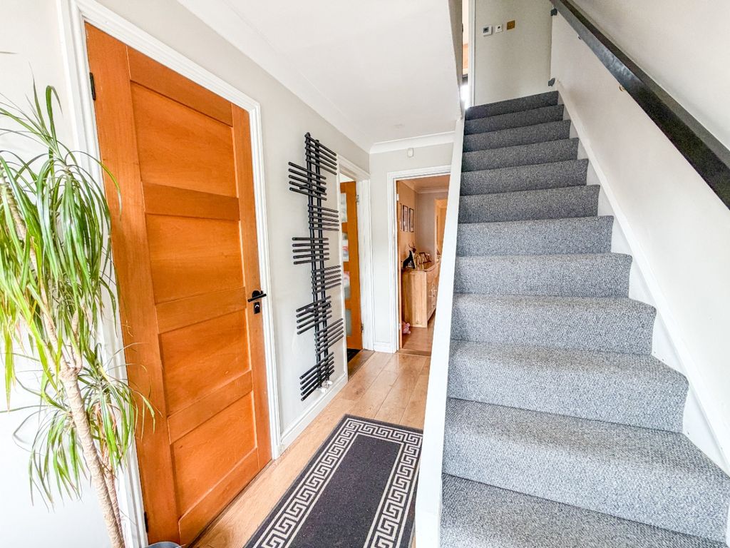 Property photo 2 of 16 5253453