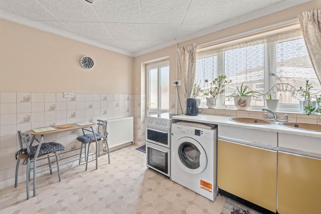 Property photo 3 of 20