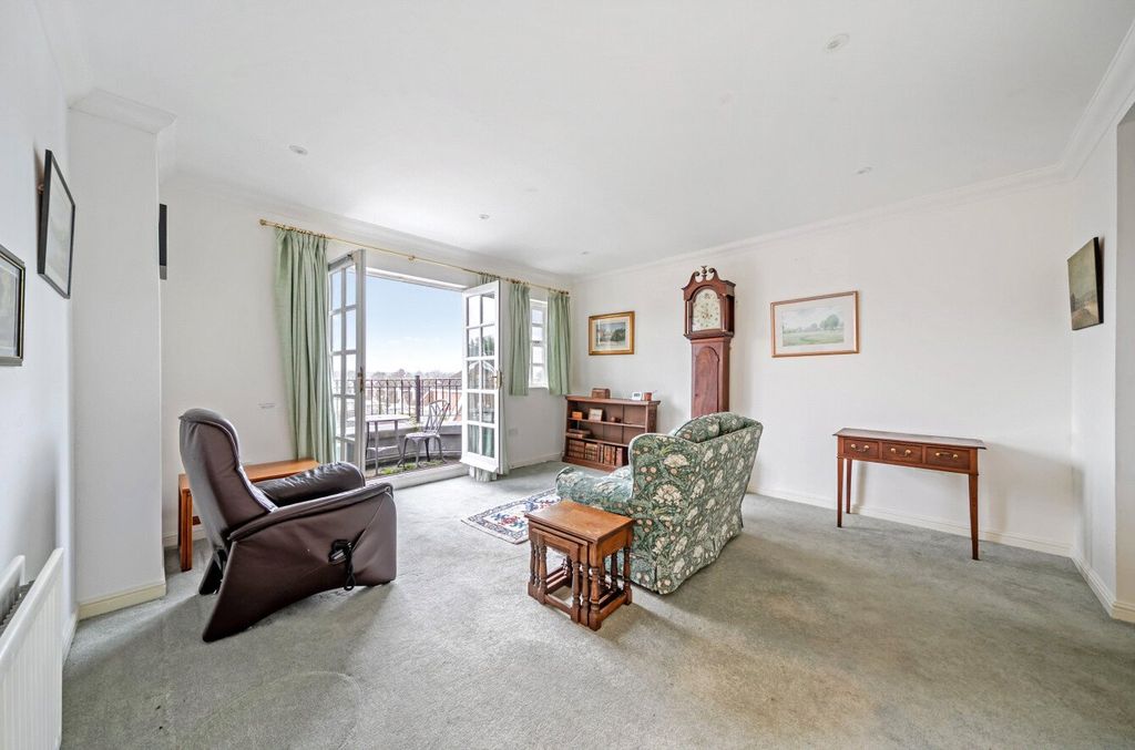 Property photo 3 of 12 Sitting Room