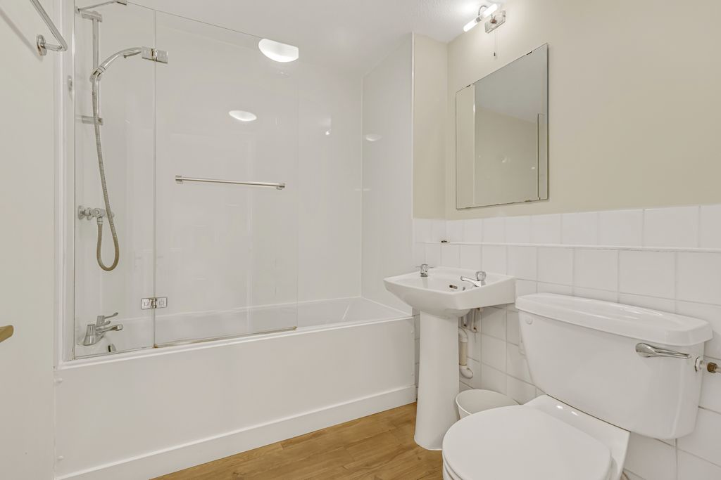 Property photo 3 of 9 Photo 7