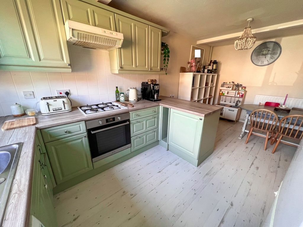 Property photo 3 of 24