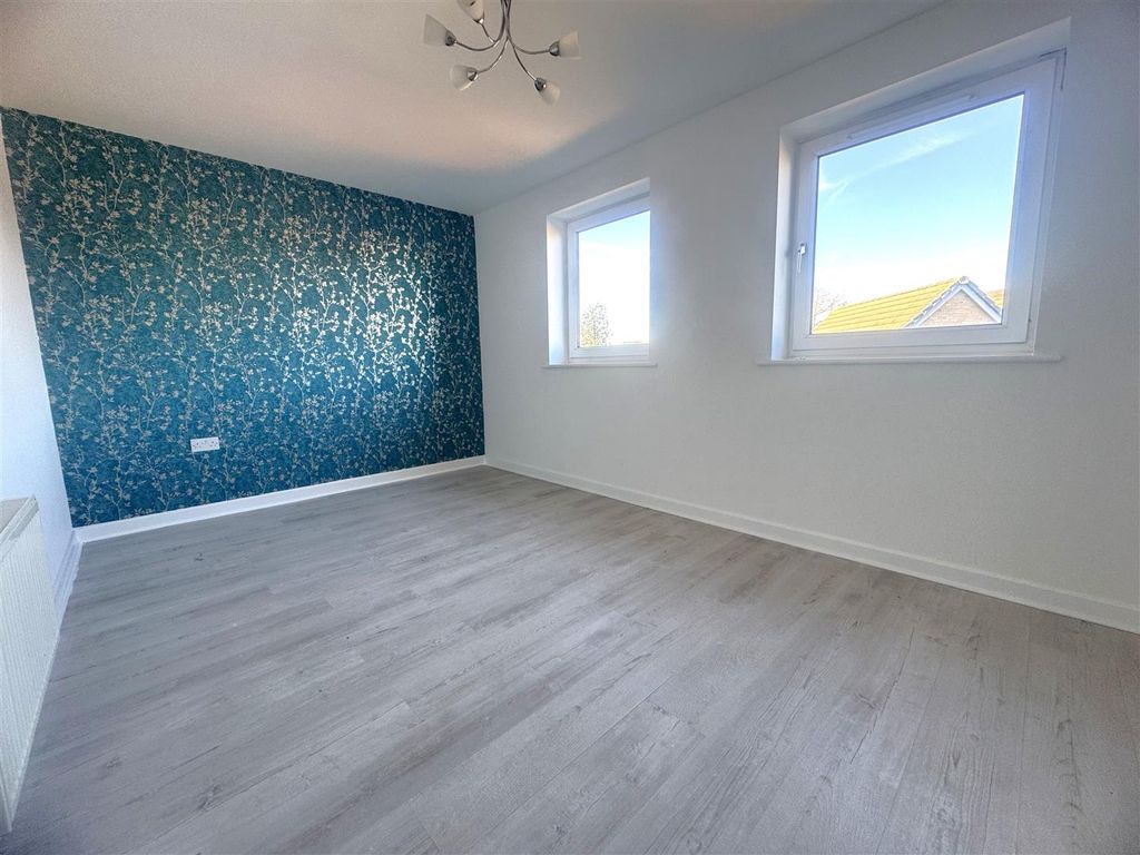 Property photo 1 of 17 Bedroom Two