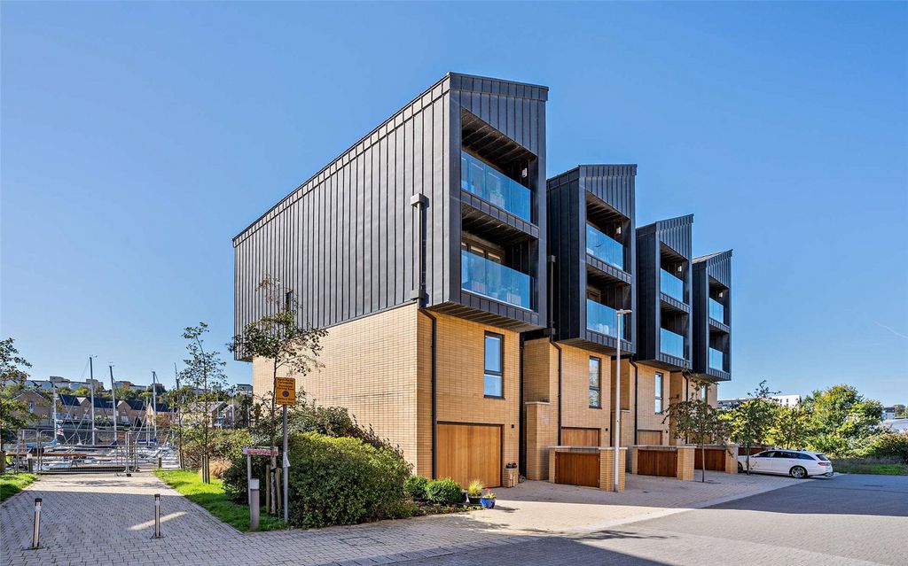 Property photo 1 of 19 Picture No. 02