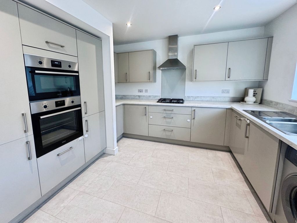 Property photo 3 of 13 Photo 15