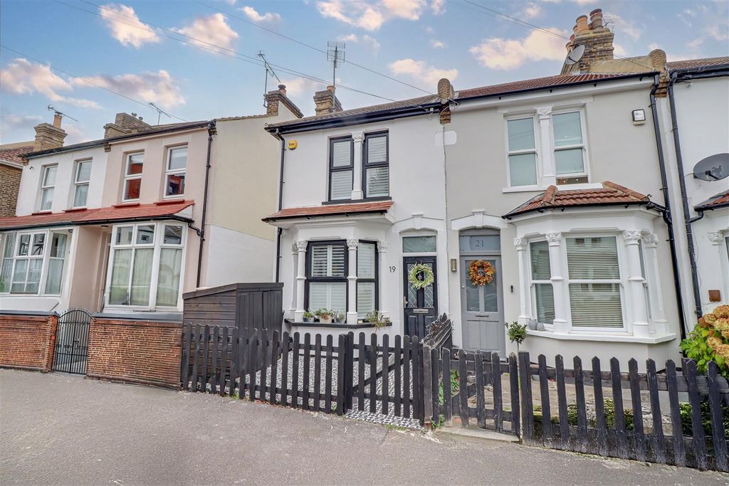 Property photo 1 of 20