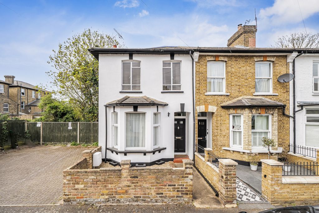 Property photo 1 of 18 1441448-22-69Da2B...