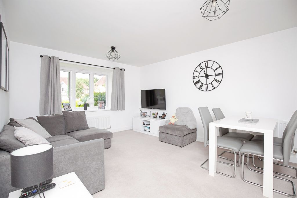 Property photo 2 of 19