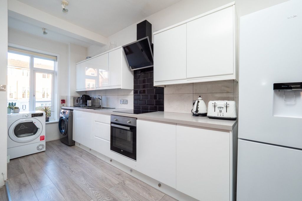 Property photo 2 of 8 Picture No. 02