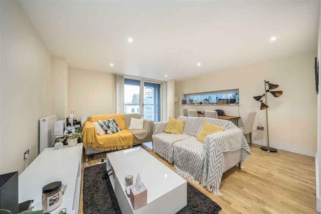 Property photo 2 of 6