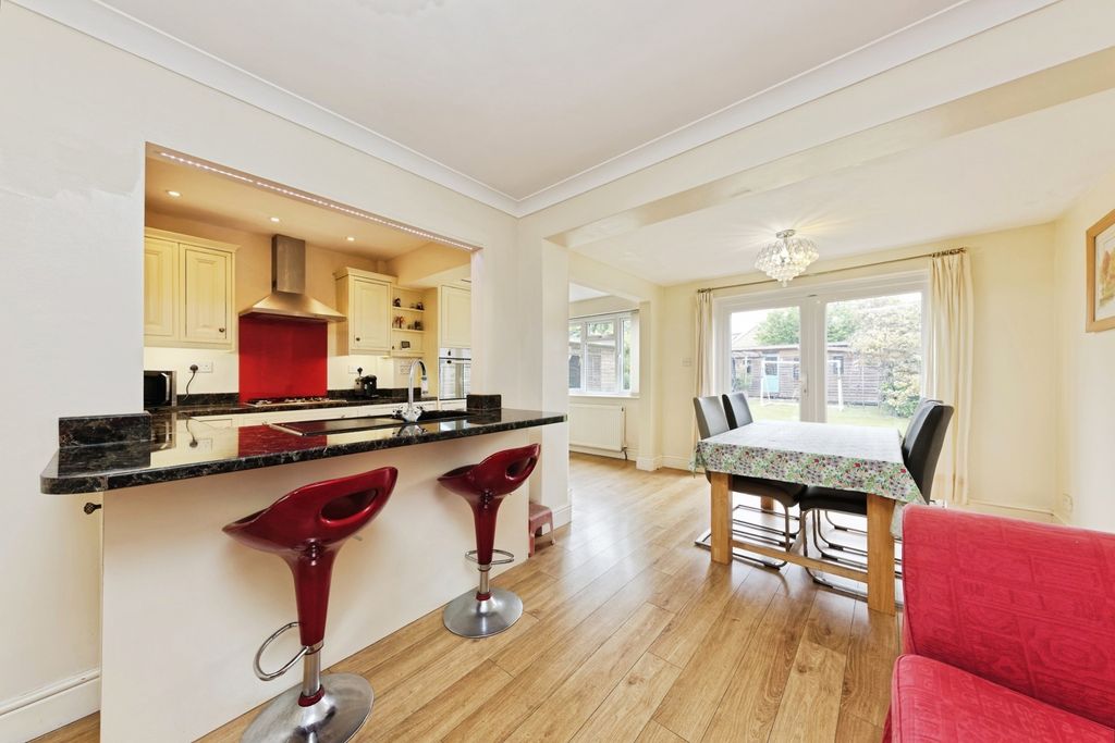 Property photo 3 of 18 Pbox-Img.Jpg