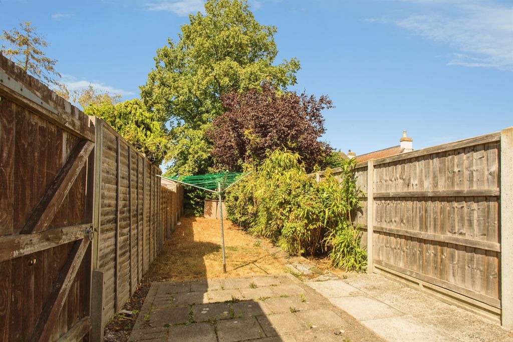 Property photo 2 of 11