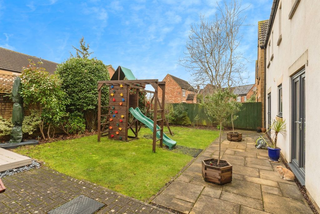 Property photo 2 of 24