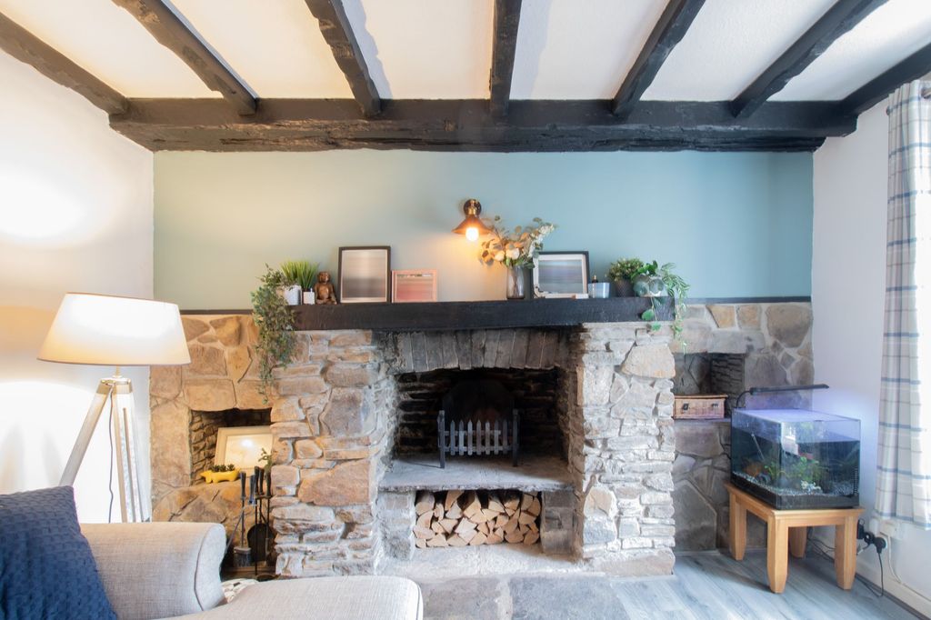 Property photo 2 of 40