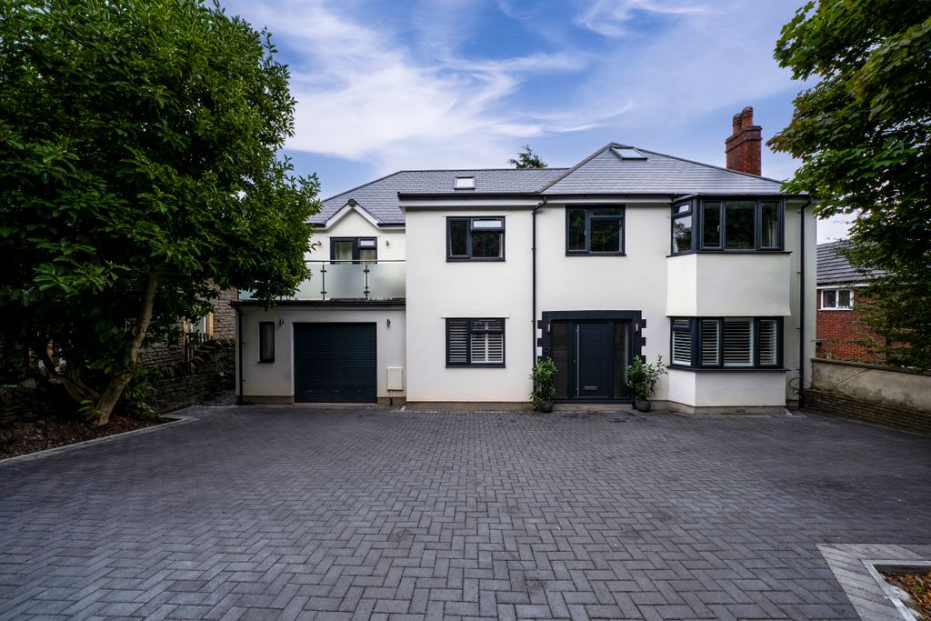 Property photo 1 of 22 External
