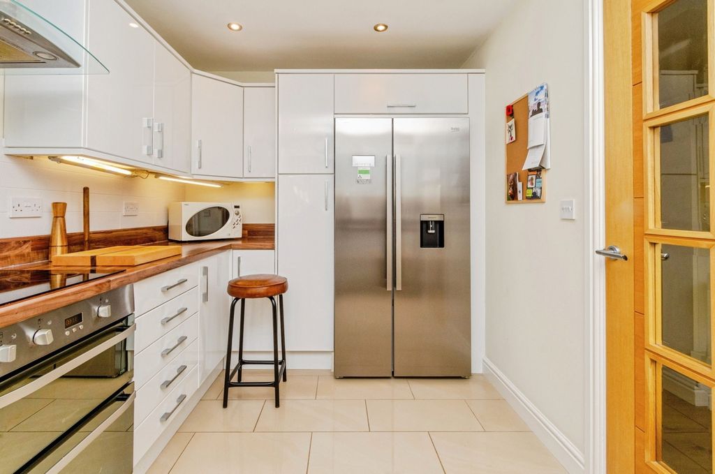 Property photo 3 of 18 Photo