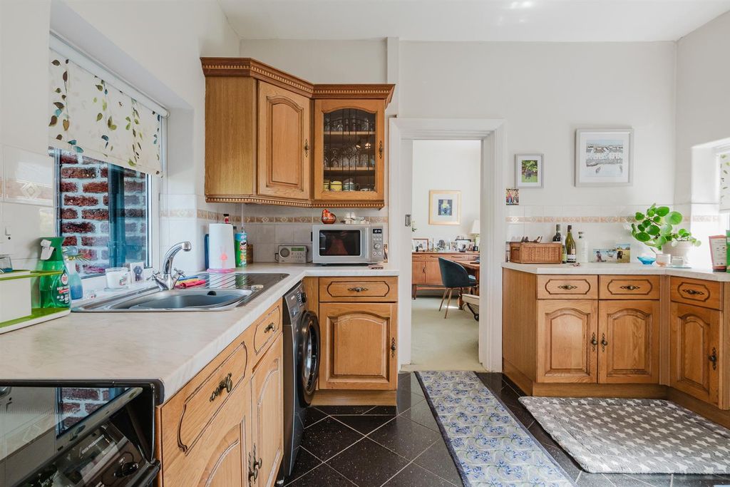 Property photo 3 of 37 Image 3