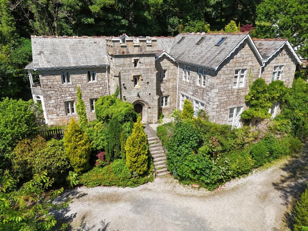 Property photo 1 of 11 Front Of The Property