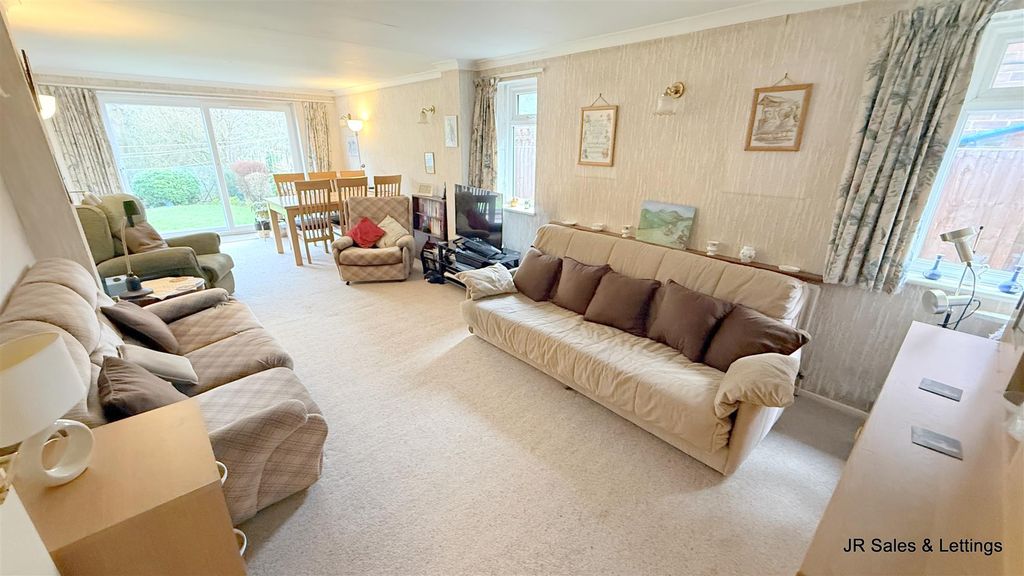 Property photo 2 of 10 Living Room