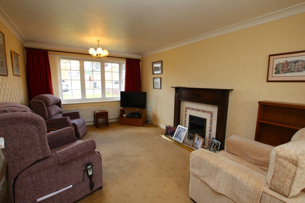 Property photo 2 of 12