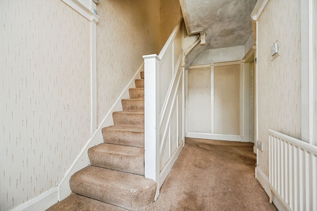 Property photo 2 of 14 Pbox-Img.Jpg