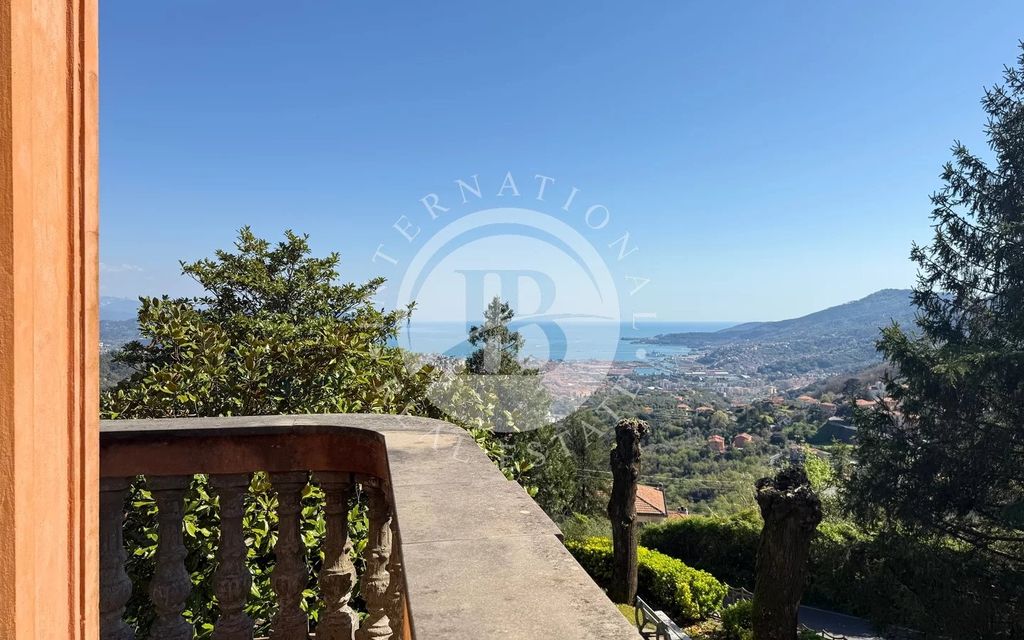 Property photo 2 of 32