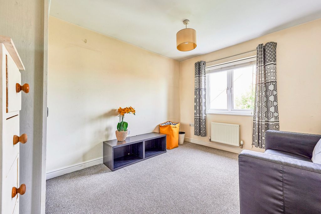 Property photo 3 of 10 7