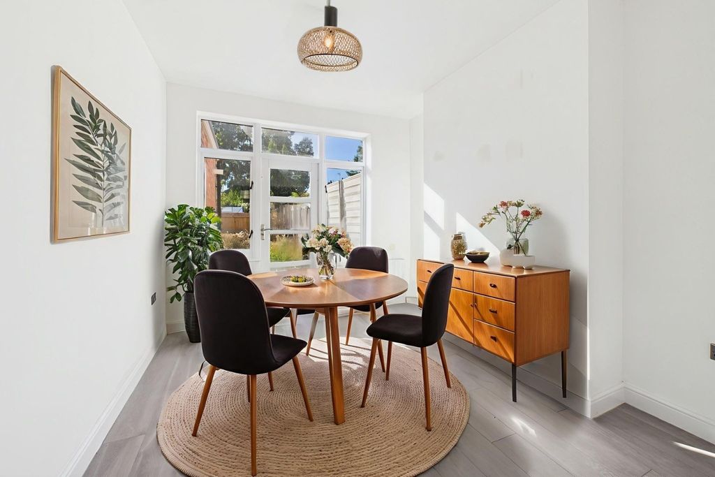 Property photo 3 of 10 3555209