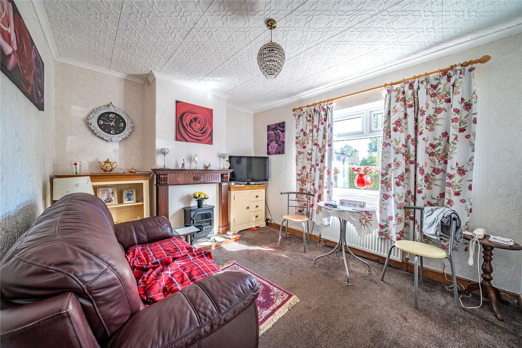 Property photo 3 of 16 Picture No. 12