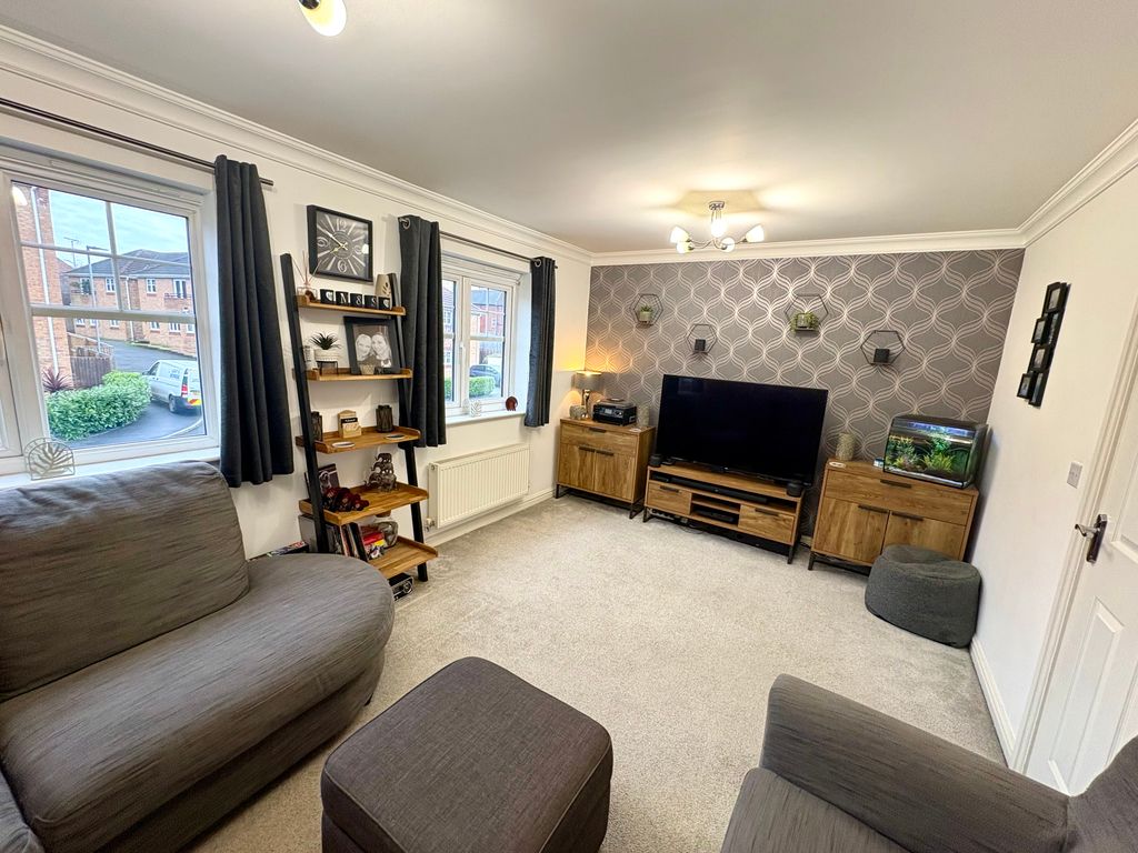 Property photo 2 of 22 Lounge