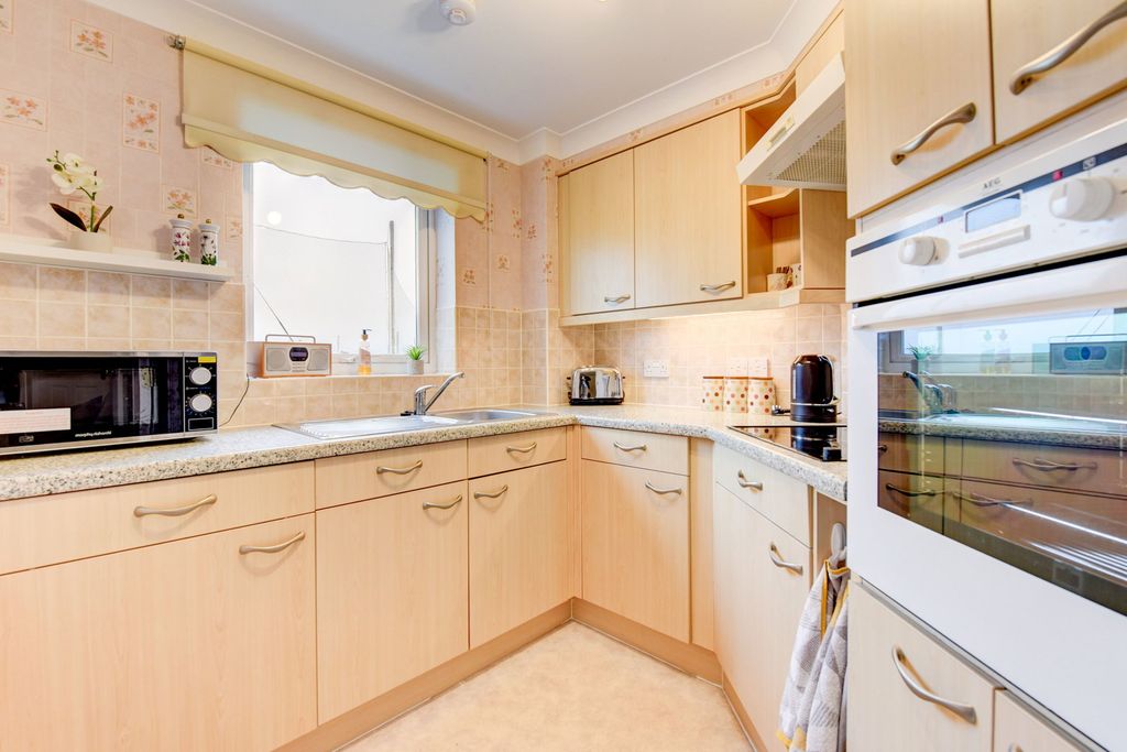 Property photo 2 of 11