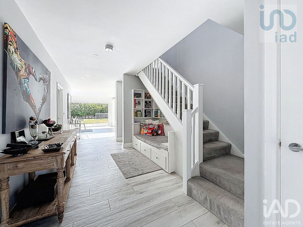 Property photo 2 of 30