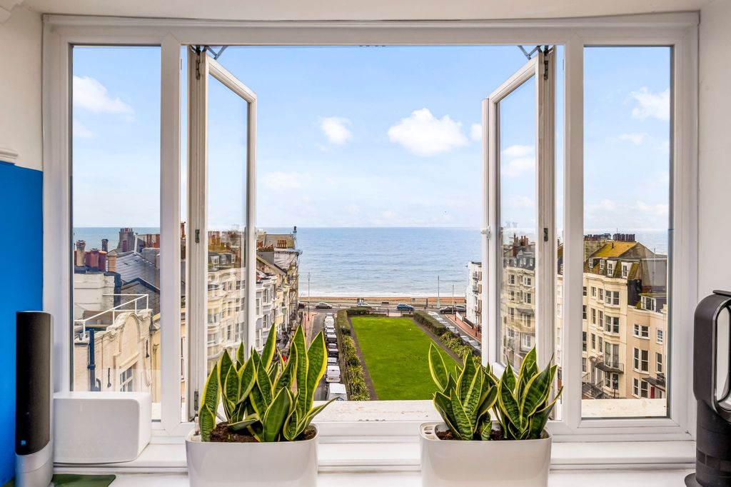 Property photo 1 of 26