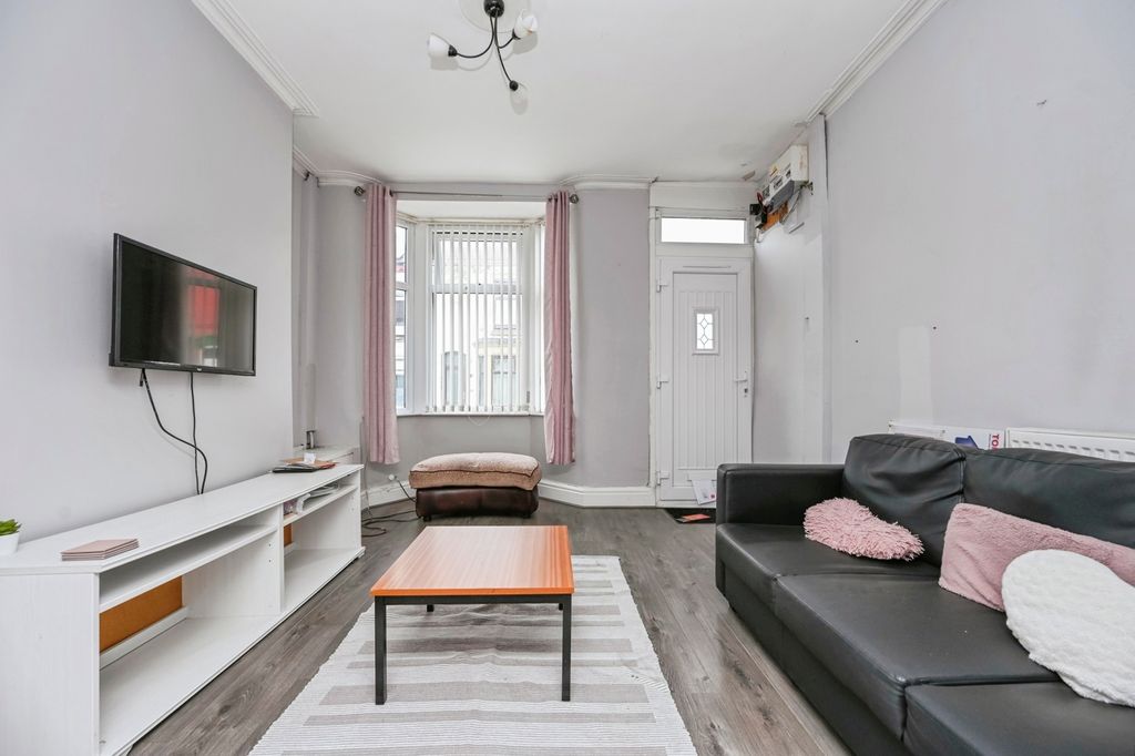 Property photo 2 of 13 Pbox-Img.Jpg