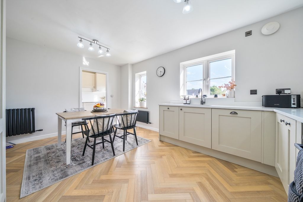 Property photo 2 of 20 23-6Ac366De3464E-1526901-15-6Abd20A7F072B-Arw-1-23