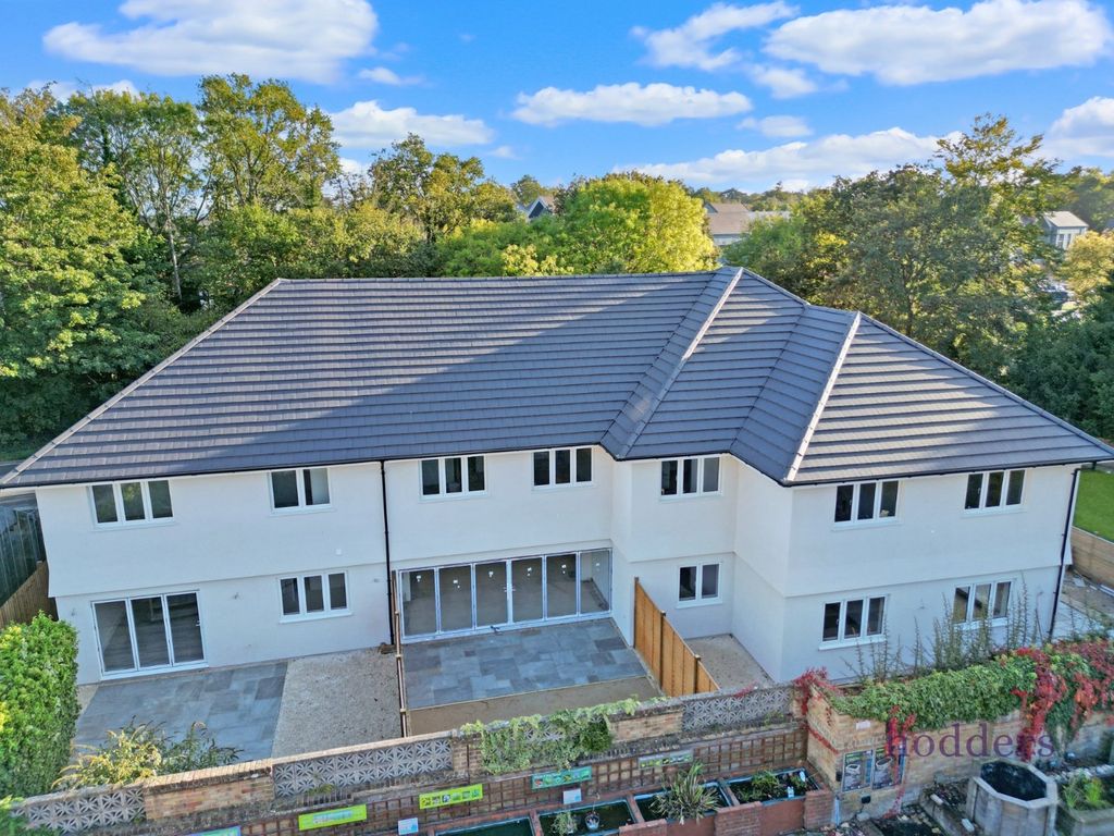 Property photo 1 of 35 Picture No. 52